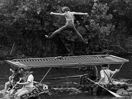 RAFT RACE TRAMPOLINE