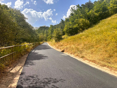 Pavimentació d'un nou tram de la pista d'Espinavell