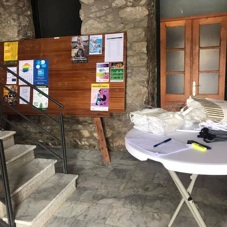 L'Ajuntament reparteix gratuïtament més de 500 mascaretes entre la ciutadania i botigues