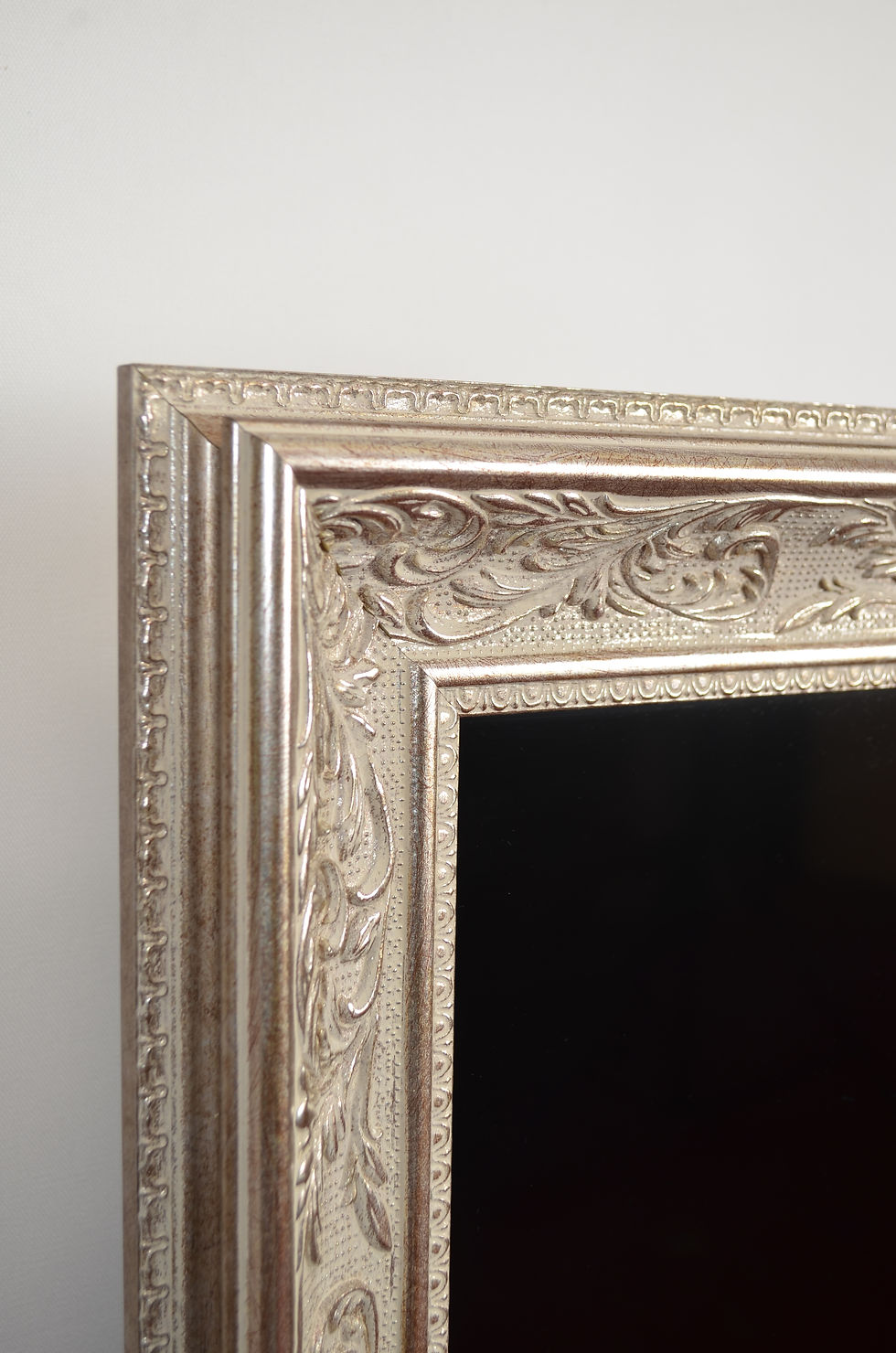 Thumbnail: Gigi - Antique Silver TV Frame
