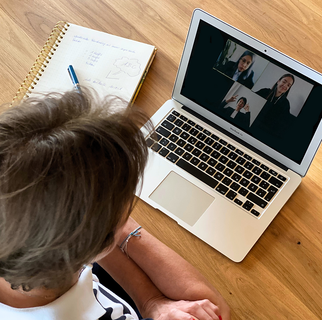 Videocall am Laptop