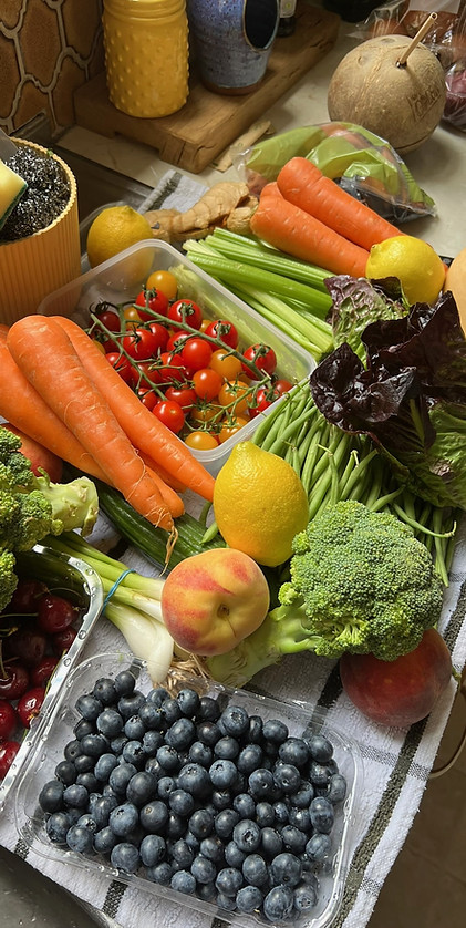 kitchencounterfulloffreshproduce