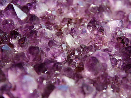 Ametist Kristali Yakın Görünüm