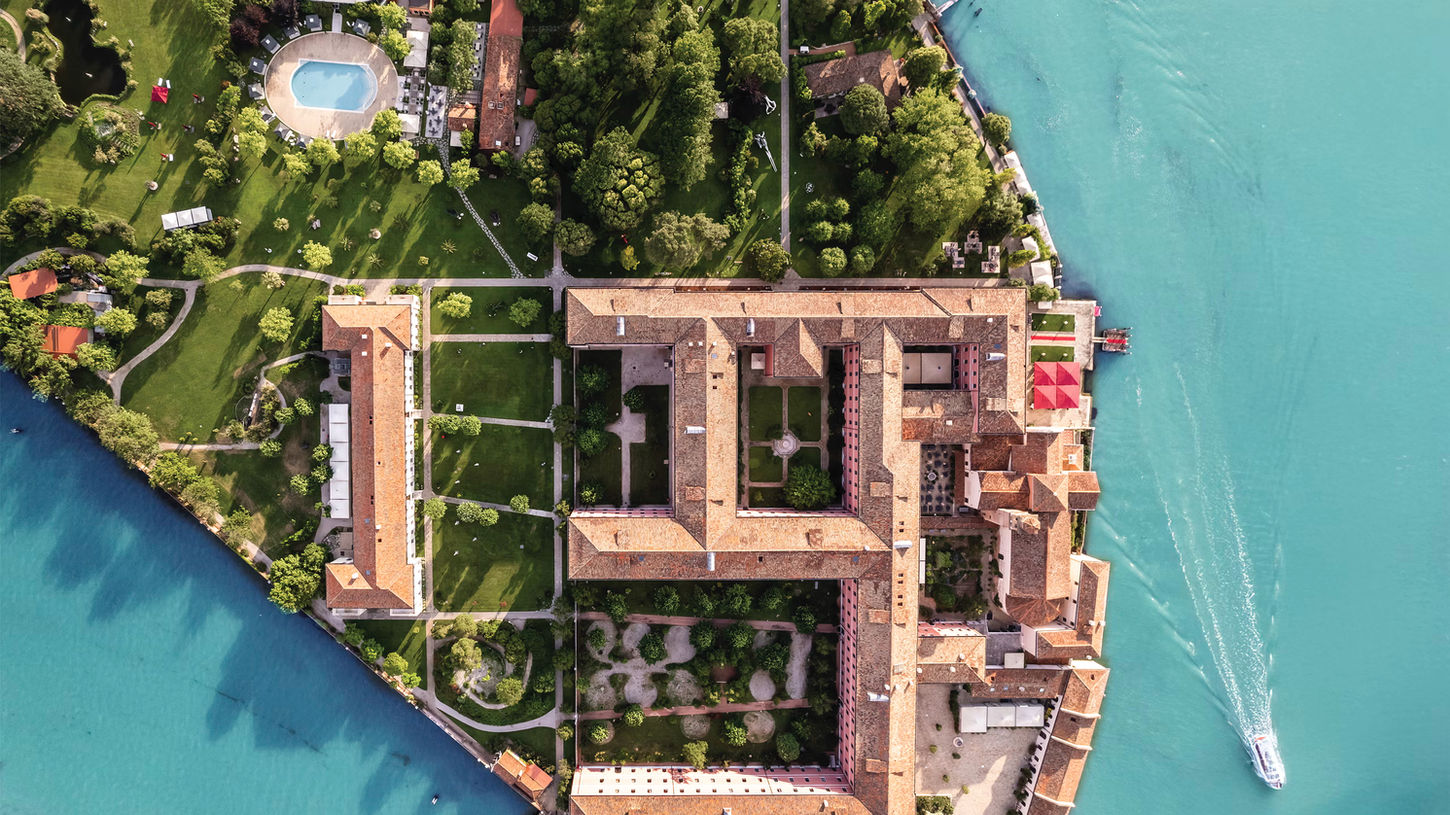 San Clemente Palace Hotel
A historic Venetian retreat blending Renaissance grandeur,
contemporary art, and serene wellness,
set on an eight-hectares private island oasis.
SAN CLEMENTE Palace, HISTORICAL CHURCH - A SANCTUARY OF ART
