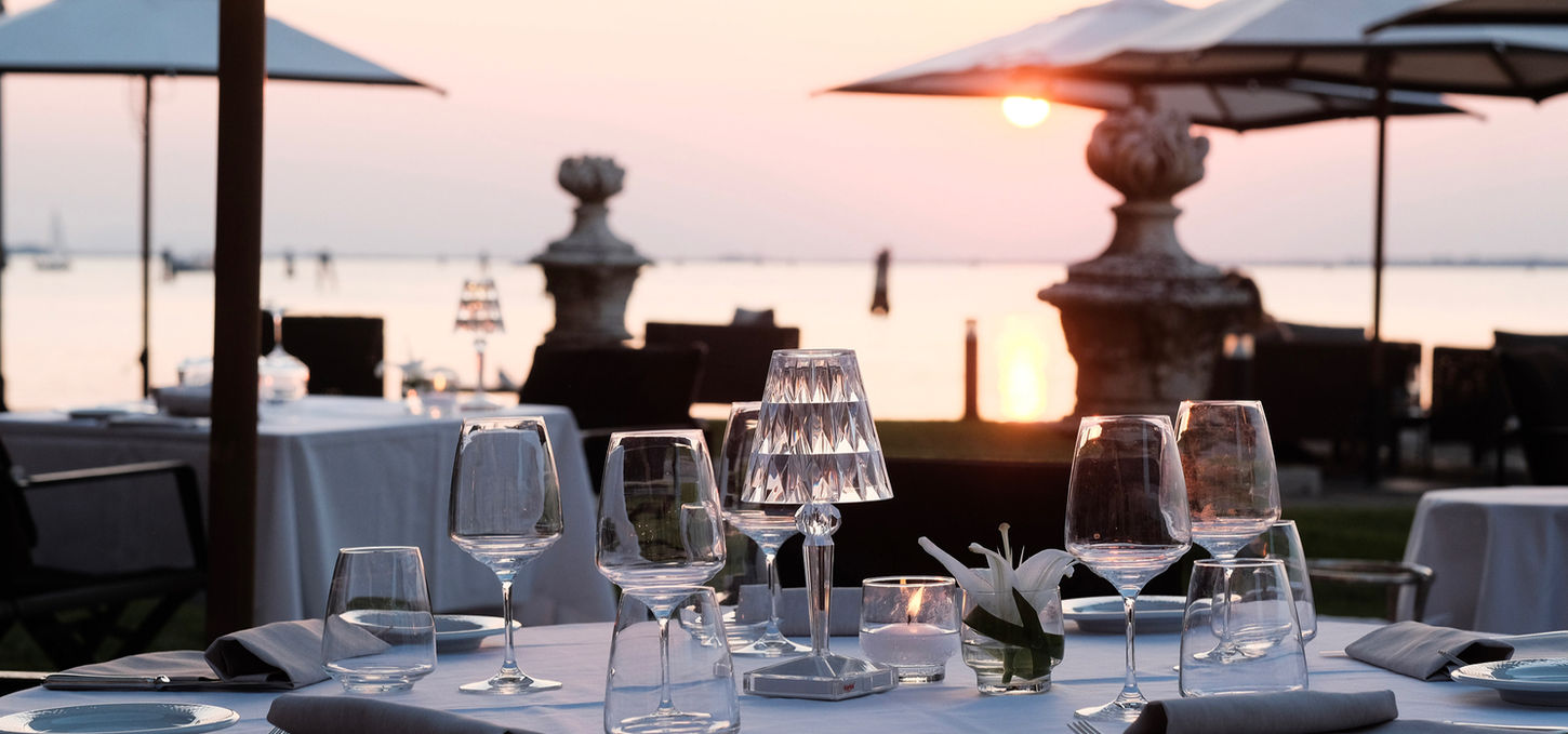 ACQUERELLO FINE DINING
MEDITERRANEAN
Awarded as “Best Italian Restaurant in Europe” by Haute Grandeur Awards, Acquerello Restaurant celebrates modern Venetian cuisine and traditional Italian tastes.
