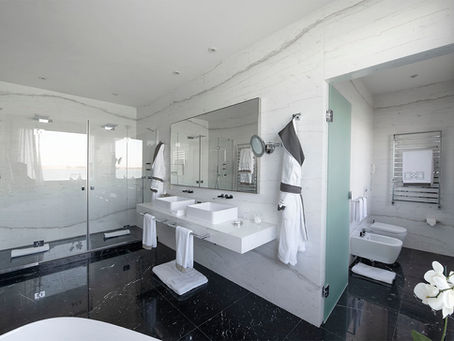 San Clemente Suite Venice: How It Compares to a Junior Suite for More Space and Privacy