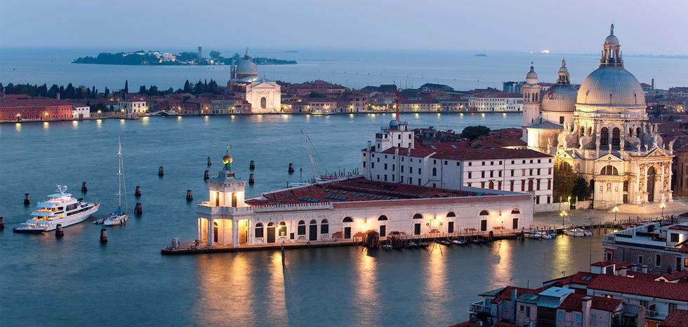 Venice canals and cultural landmarks near San Clemente Palace Venice.
