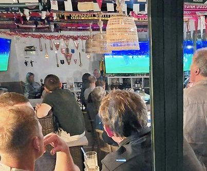 innenraum-tv-gelis-eck-paguera_edited.jp