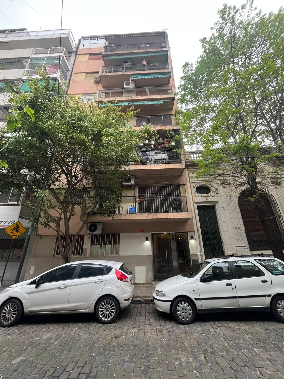 Venta Departamento 4 Ambientes con Balcón en Caballito