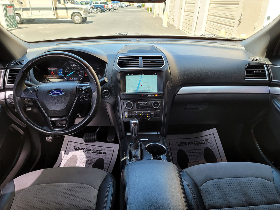 Thumbnail: 2017 Ford Explorer XLT - 50K Miles - Leather, Navigation, Moonroof