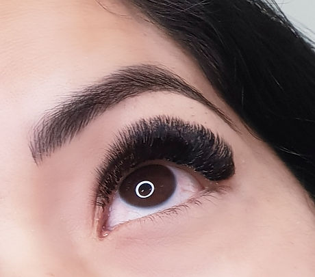 Natural eyelashes, lash extensions, eyelash extensions, natural lashes, volume lahes, volume eyelashes, volume eyelash extensions, full eyelash extensions, mega volume lashes