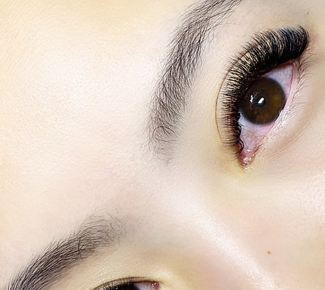 Natural eyelashes, lash extensions, eyelash extensions, natural lashes, volume lahes, volume eyelashes, volume eyelash extensions, full eyelash extensions, mega volume lashes