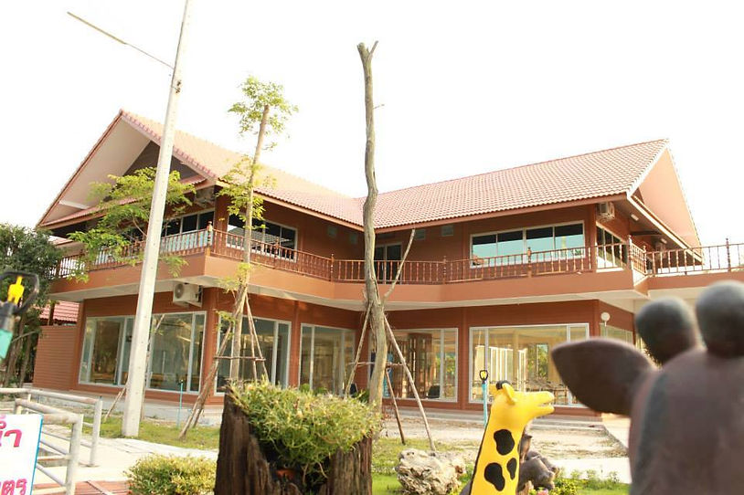 10 ที่พักนครนายก ติดแม่น้ำ ริมน้ำ ลงเล่นน้ำได้เลย 6 ที่พักนครนายก-ติดแม่น้ำ-ภูโอบ น้ำใส คันทรี รีสอร์ท นครนายก