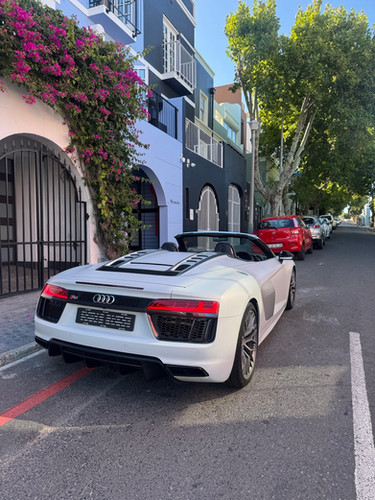 Rent a Audi R8 Spyder V10 (White) in Cape Town | Veloce