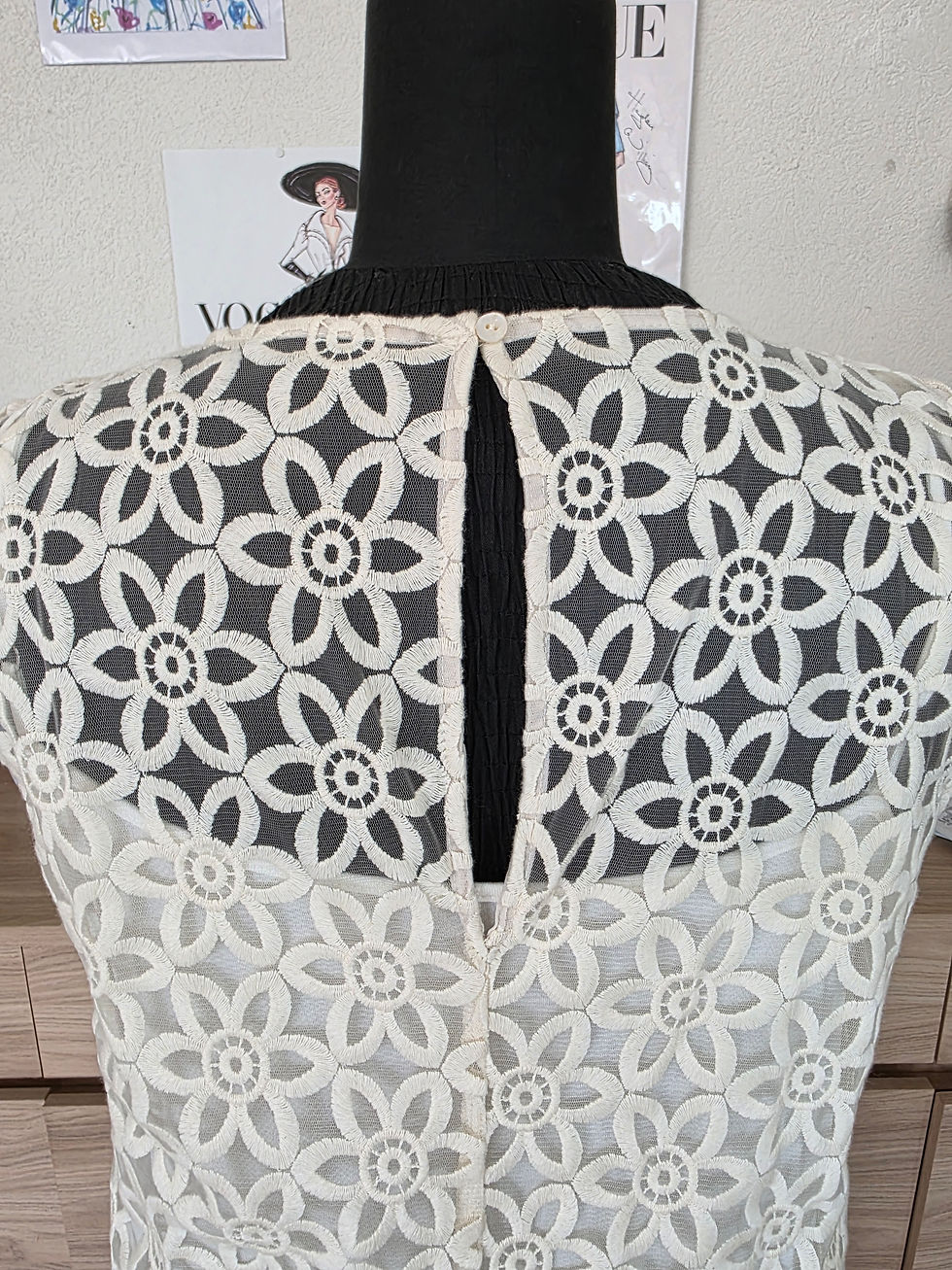 Miniature : Robe Dentelle Blanc Cassé & Gilet Assorti La Fée Maraboutée – Taille 46
