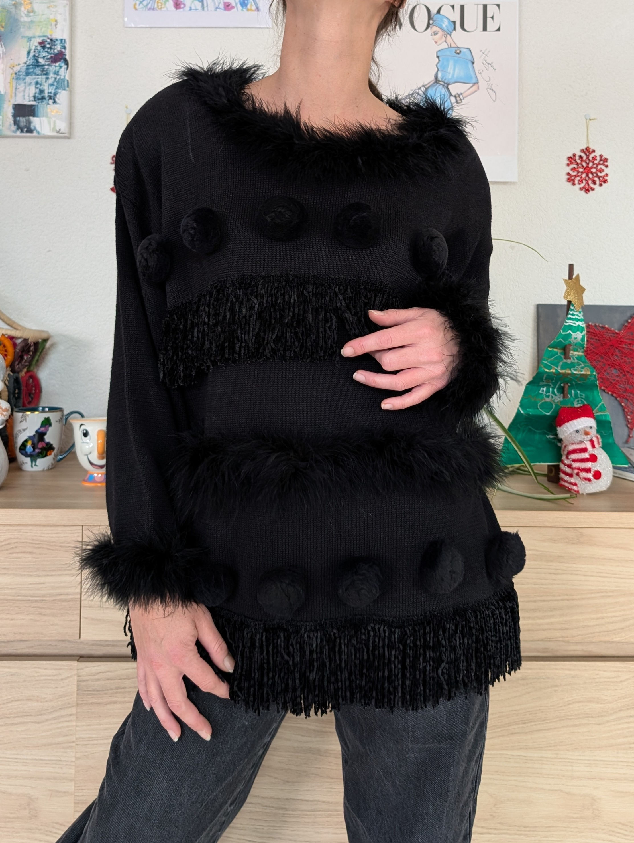 Pull noir pompon, froufrou et frange T: L