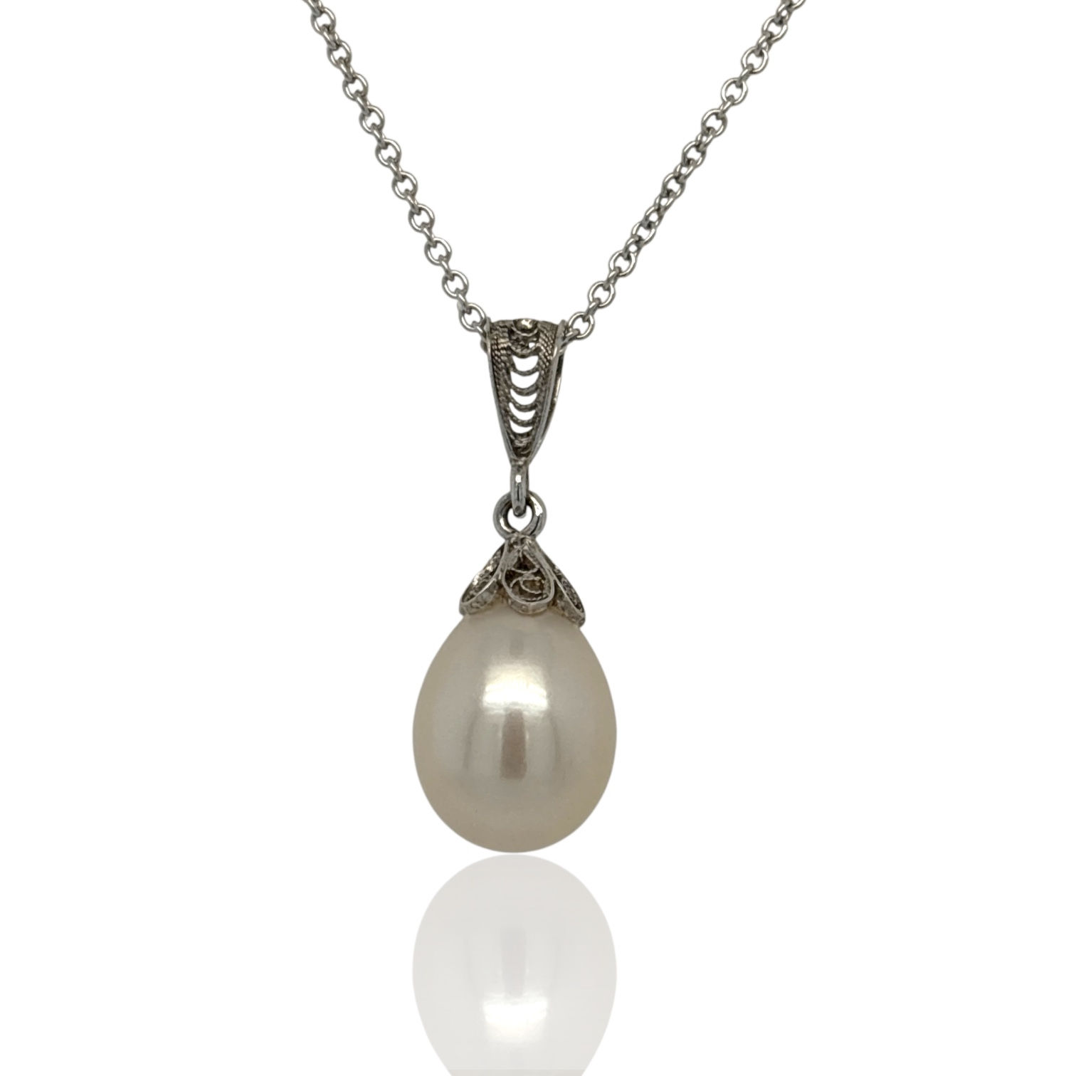 TEARDROP PEARL WITH FILIGREE WHITE GOLD SETTING