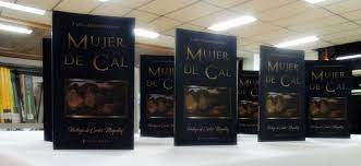"Mujer de Cal" (2019) de Carlos Alberto Ricchetti