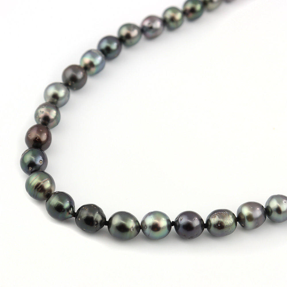 Tahitian Pearl Necklace with Black Spinel