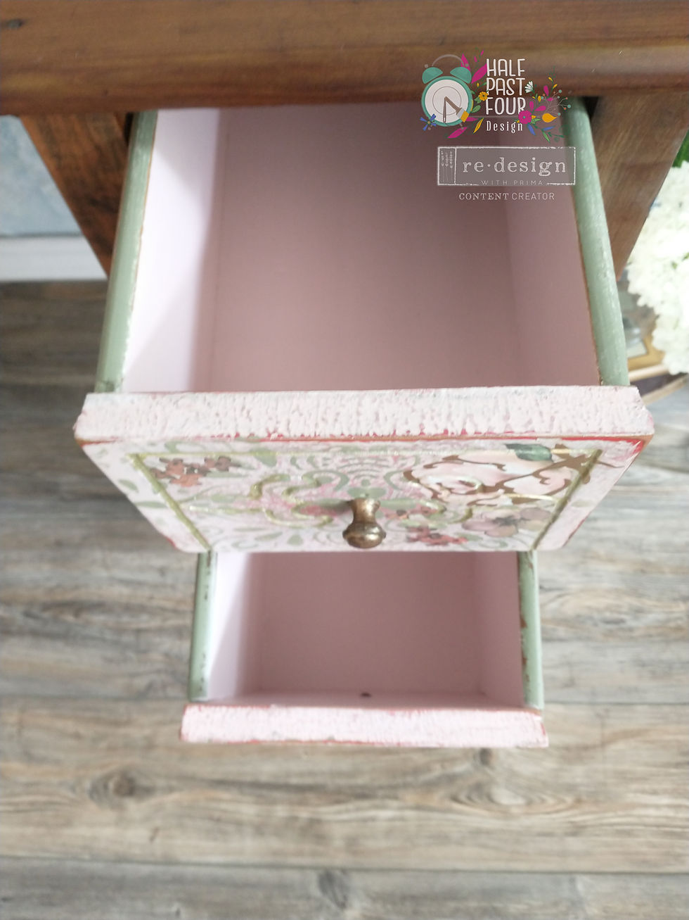 Thumbnail: Antique Rustic Elegance Vanity