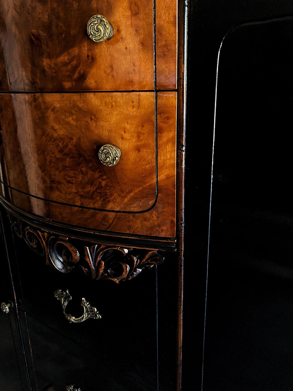 Thumbnail: a closeup of the right side of the front drawers, beautiful wood grain.