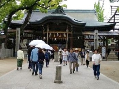 お百度参り　石切神社