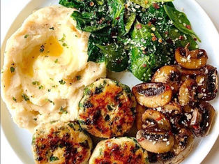 Mini Spinach and Feta Chicken Burgers with Cauliflower Mash 
