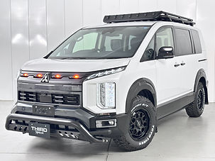 三菱新型デリカD5★カスタムカー★ P 7人乗り 4WD 頭金0円　48回