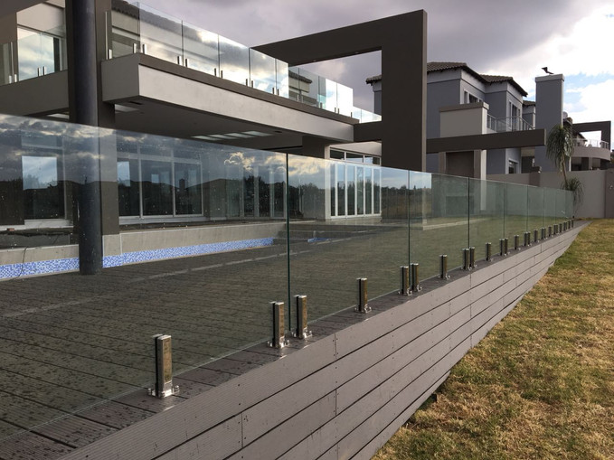 square-spigot-cape-town-glass-balustrade