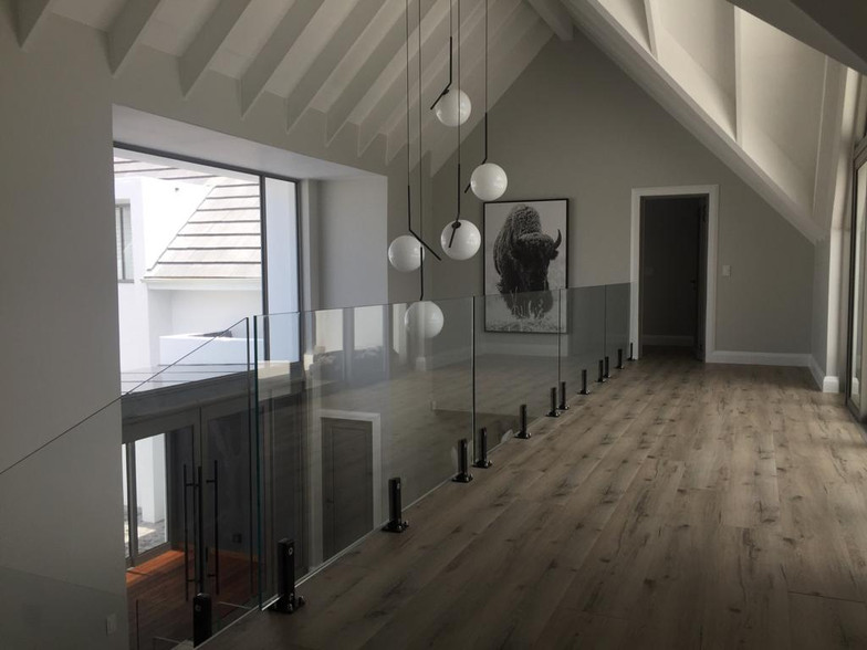 square-spigot-cape-town-glass-balustrade