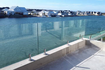 bullet-spigot-cape-town-glass-balustrade