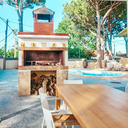 outdoor kitchen, wood stoved BBQ, outdoor oven, outdoor cooking