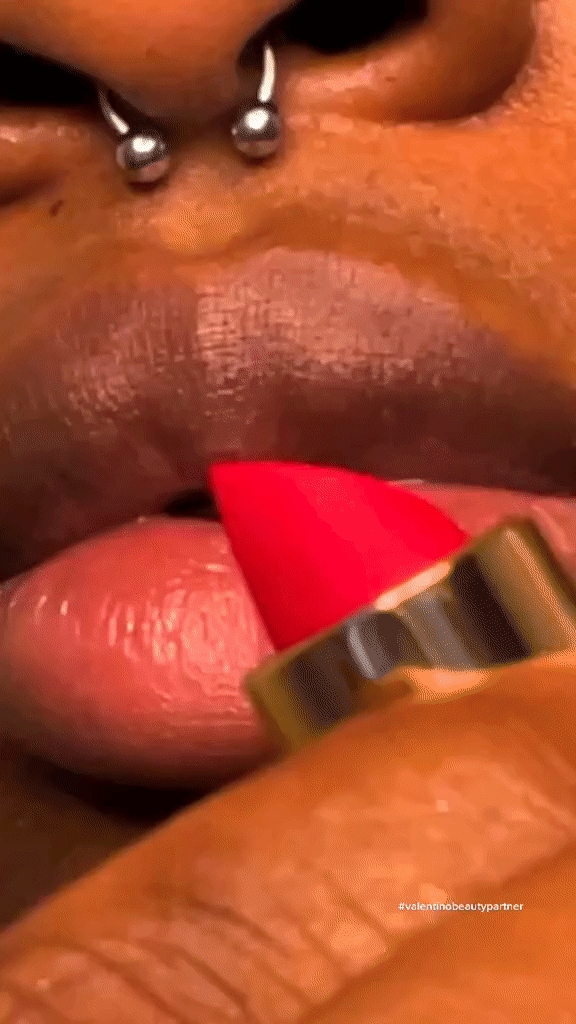 Valentino_beauty_couture 2.gif
