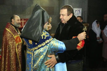 ԱՄԵՆԱԶՈՐ ՀԱՎԱՏՔՈՎ ՀՆԱՐԱՎՈՐ Է ՀԱՂԹԱՀԱՐԵԼ ԲՈԼՈՐ ԴԺՎԱՐՈՒԹՅՈՒՆՆԵՐԸ.«ՔՐԻՍՏՈՍ ԾՆԱՎ ԵՒ ՀԱՅՏՆԵՑԱՎ, ՄԵԶ ԵՒ ՁԵԶ ՄԵԾ ԱՎԵՏԻՍ»