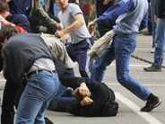 Անչափահասների մասնակցությամբ ծեծկռտուք՝ Երևանի կենտրոնում․ կան վիրավորներ․ կռվի մասնակիցների թիվը հասնում է 25-ի