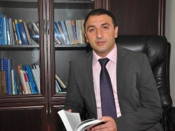 «Ժողովուրդ». ՔՊ-ն ԲԴԽ անդամ կընտրի՝ 2 երեխաների մոր հետ ամուսնության միջոցով ծառայությունից ազատված Կարեն Թումանյանին