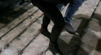 Բարեկամության մետրոյի կայարան իջնող աստիճանները սառցակալած են