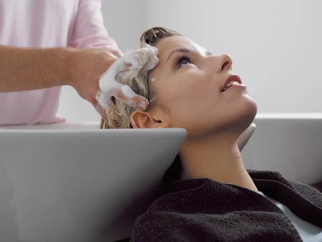 2d274905752393-tip-at-hair-salon-636-today-inline-large_99e5f1cc3adc16d6afa3f1ddbe1c7a2a.today-inlin
