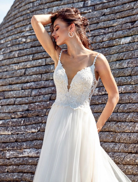 Thumbnail: Ivory/Light Gold A-Line Bridal Gown Size 14