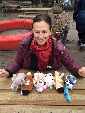 ylva med dyrene - kopia.JPG