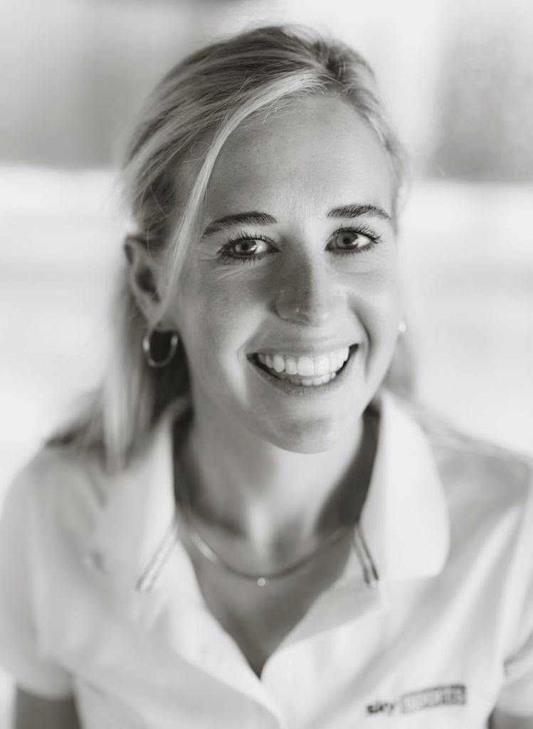 IOna HEADSHOT