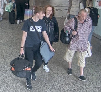 Nach Totschlag an 76-jähriger Frau: Wer kennt diese Personen?