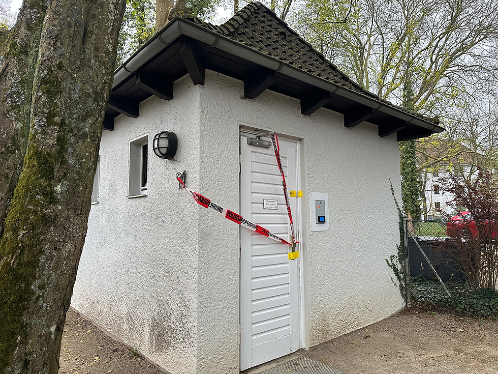 Toilette am Französischen Garten