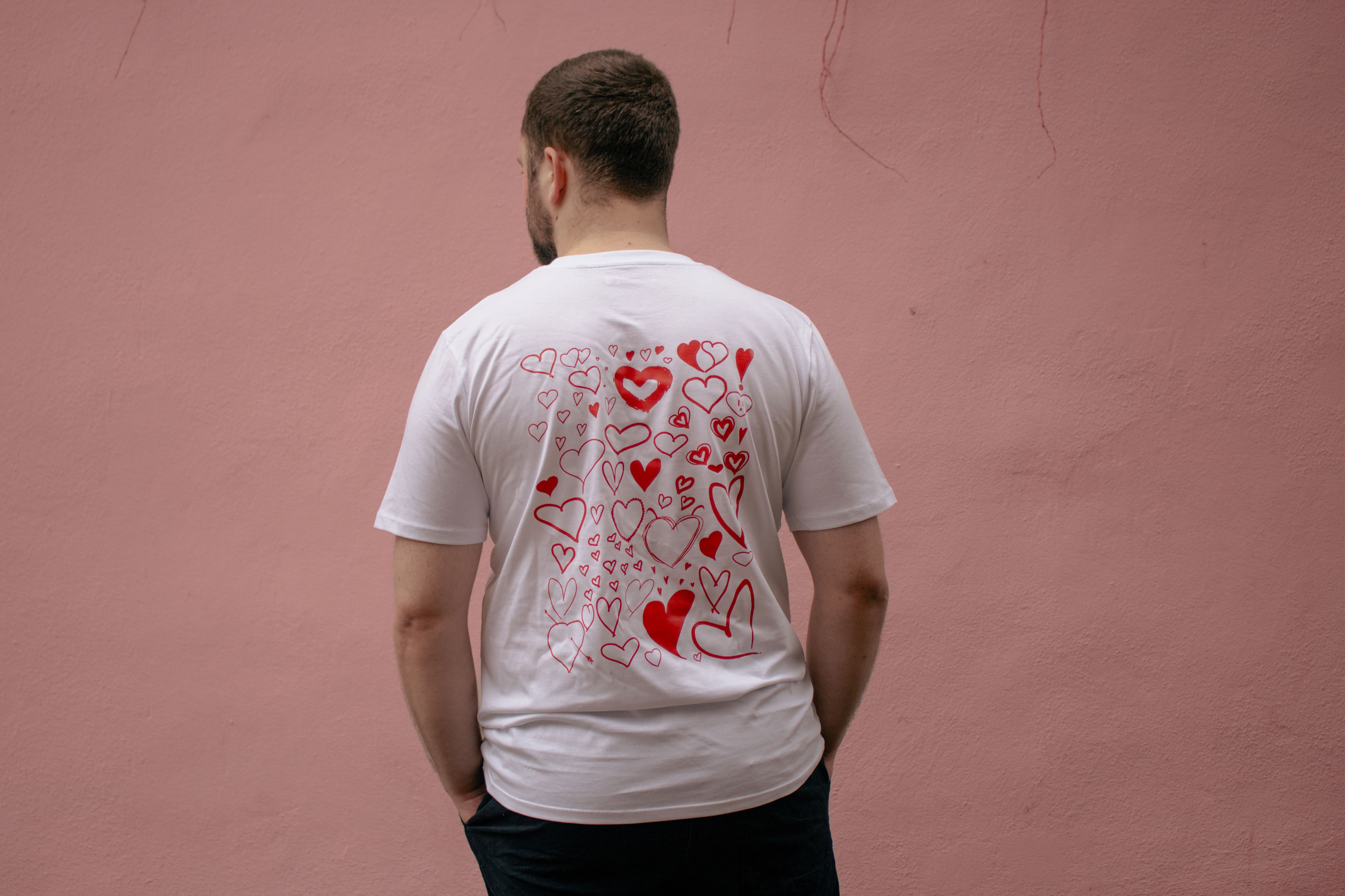 Unisex Shirt Weiß "There are many ways to love."