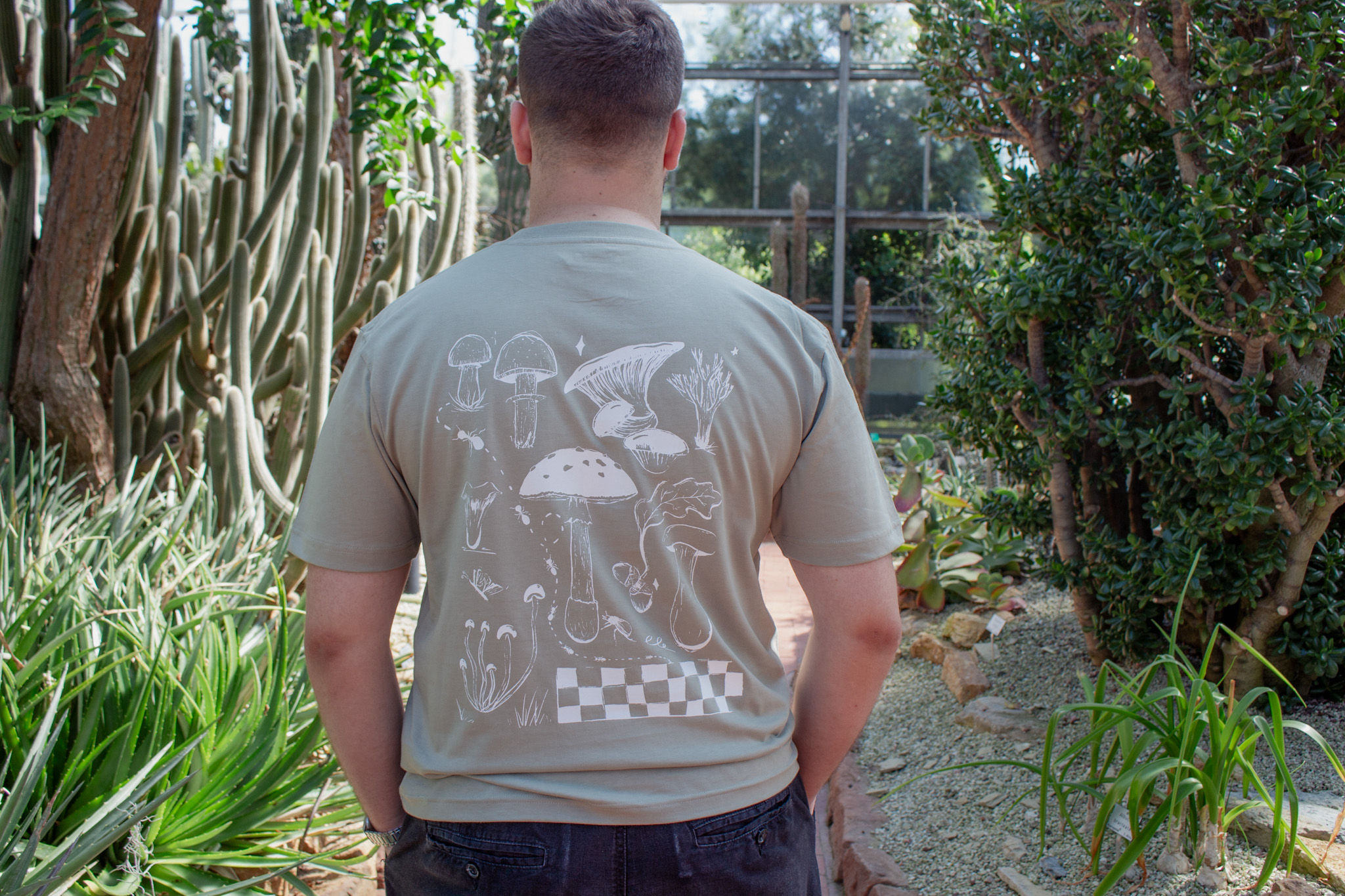 Unisex Shirt Pistachio "Mushrooms White"