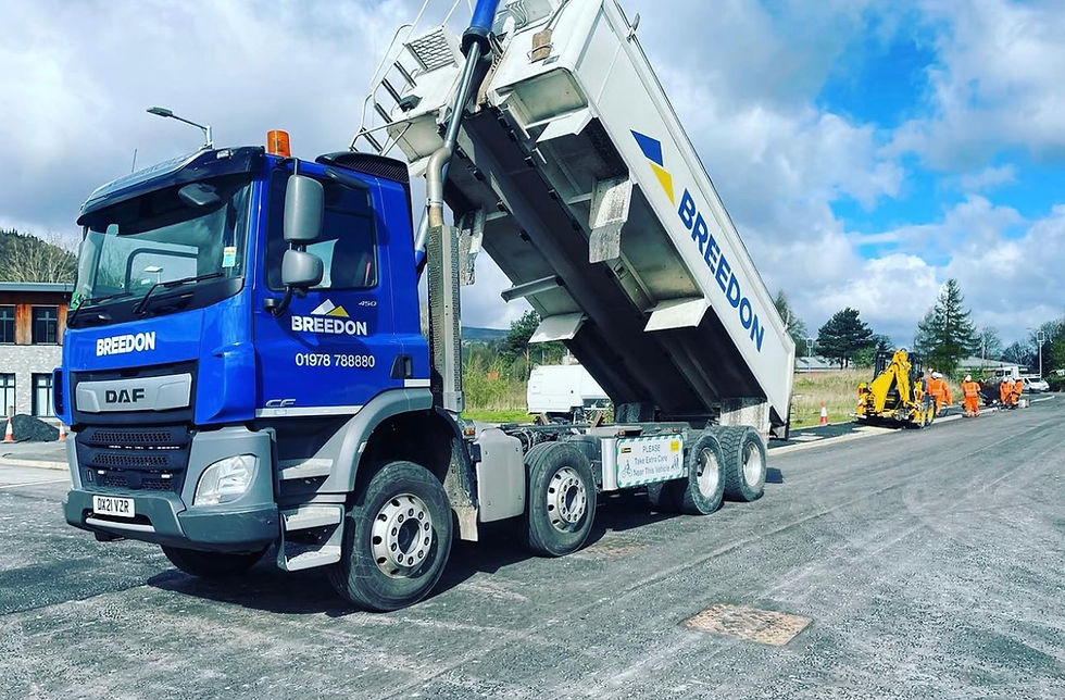 Hope Haulage HGV working for Breedon on Handlay with a customer