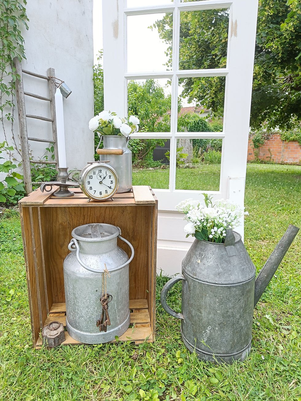 Miniature : décor arche caisse à pomme arrosoir en zinc mariage champêtre seine et marne