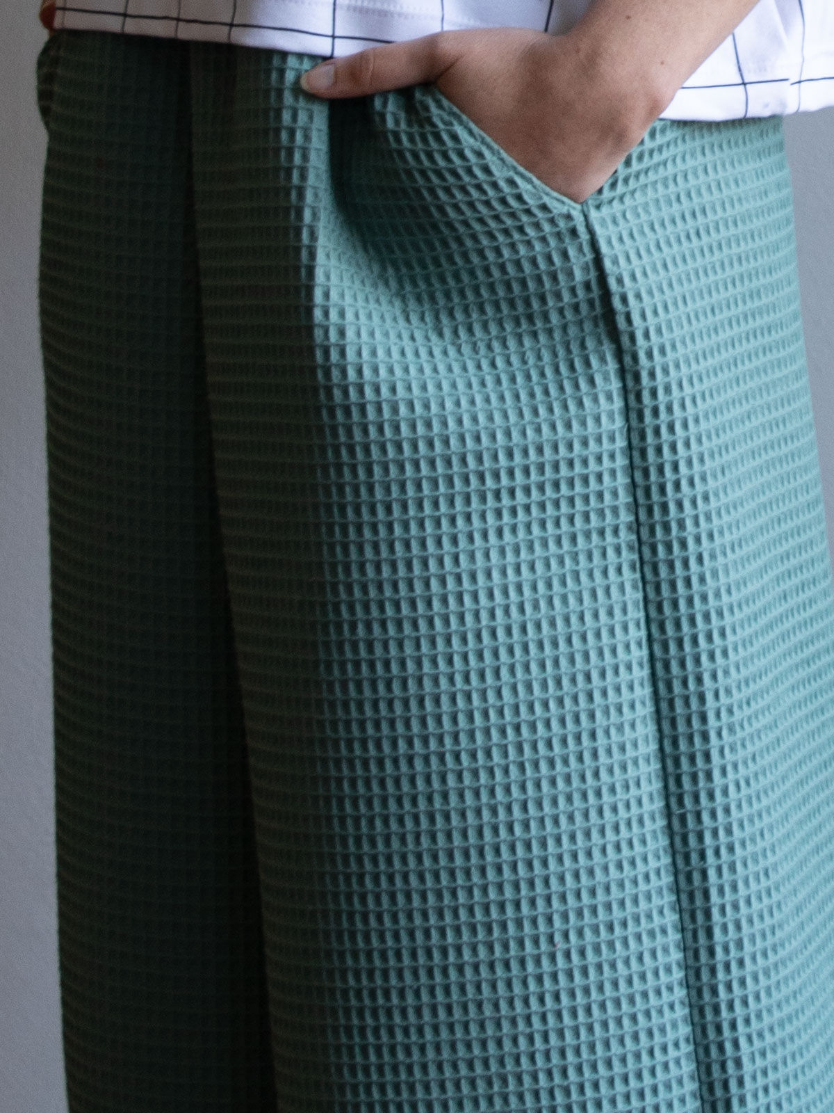 Ecostories weite Hose Waffel salbei