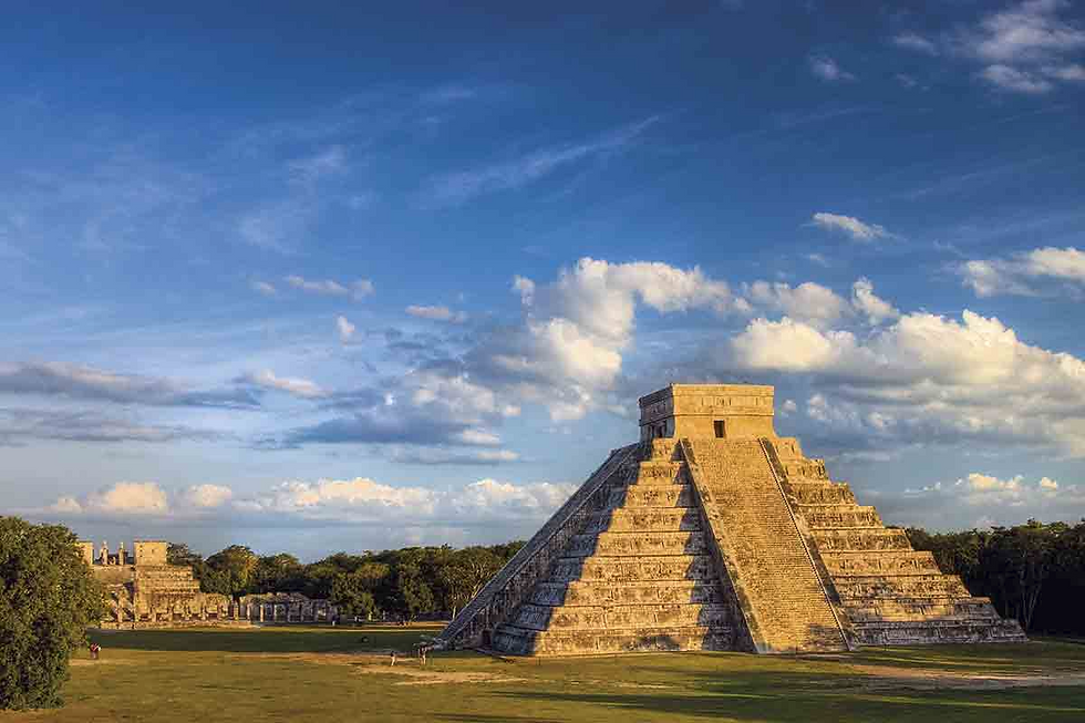 Die Pyramide des Kukulkán in der Ruinenstadt Chichén Itzá