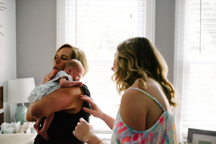14 ways to *really* help a new mom